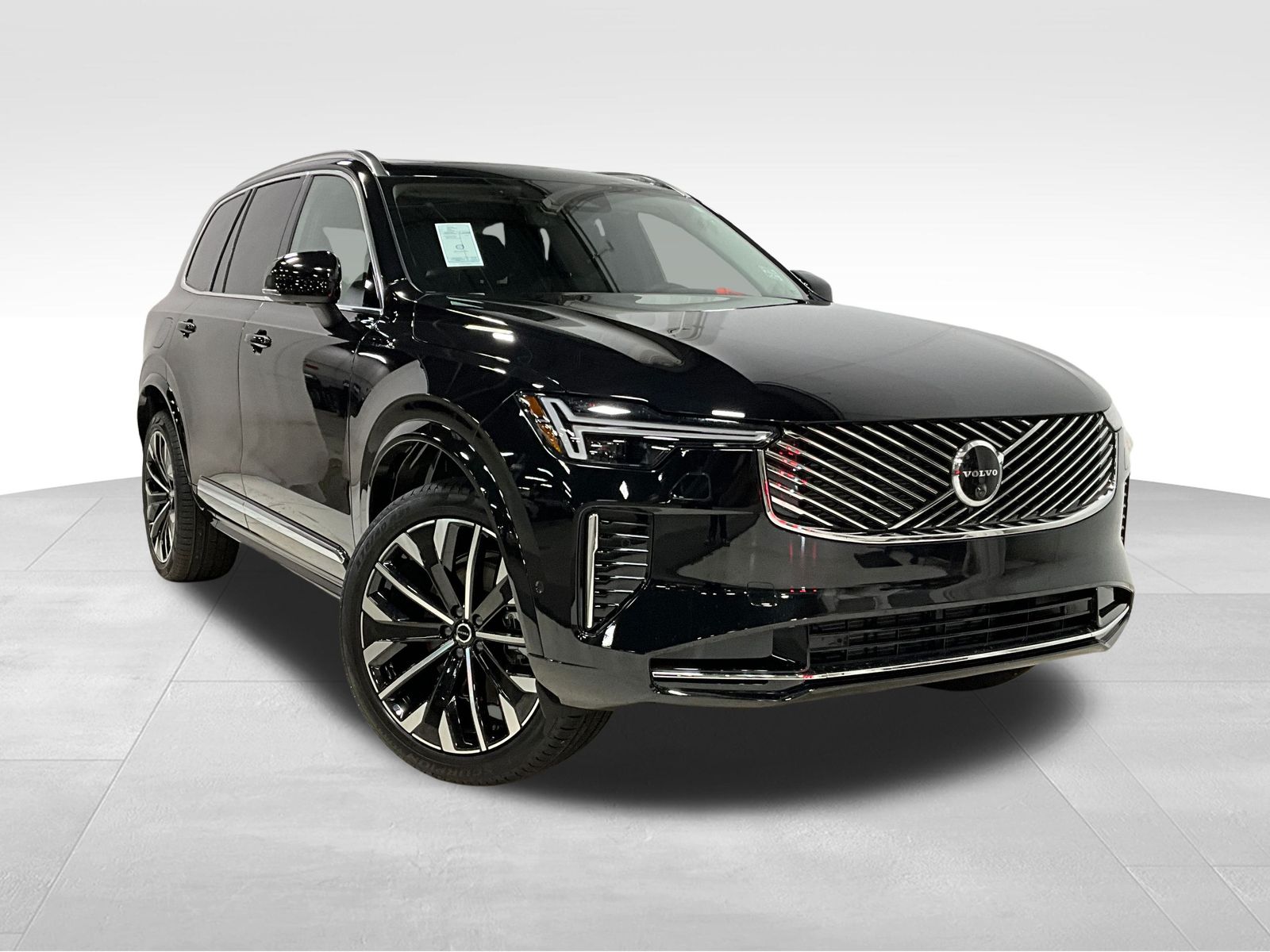 2026 Volvo XC90 Plus's photo
