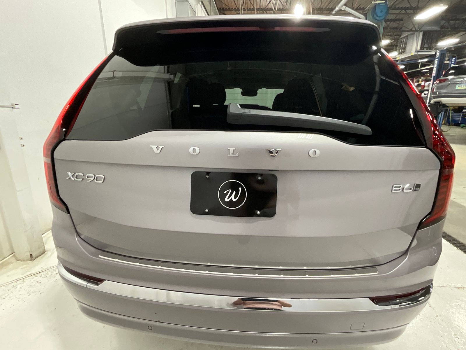 2026 Volvo XC90 Plus photo 3
