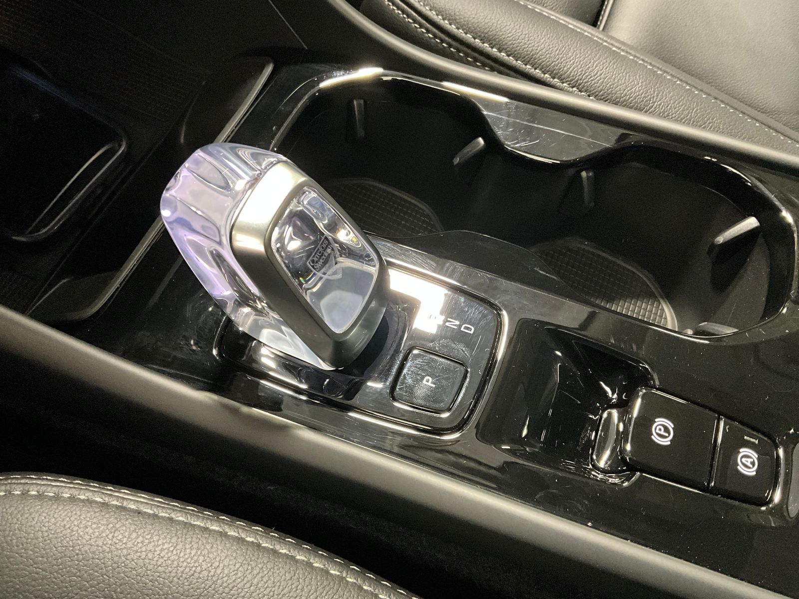 2026 Volvo XC40 Plus - Photo 16