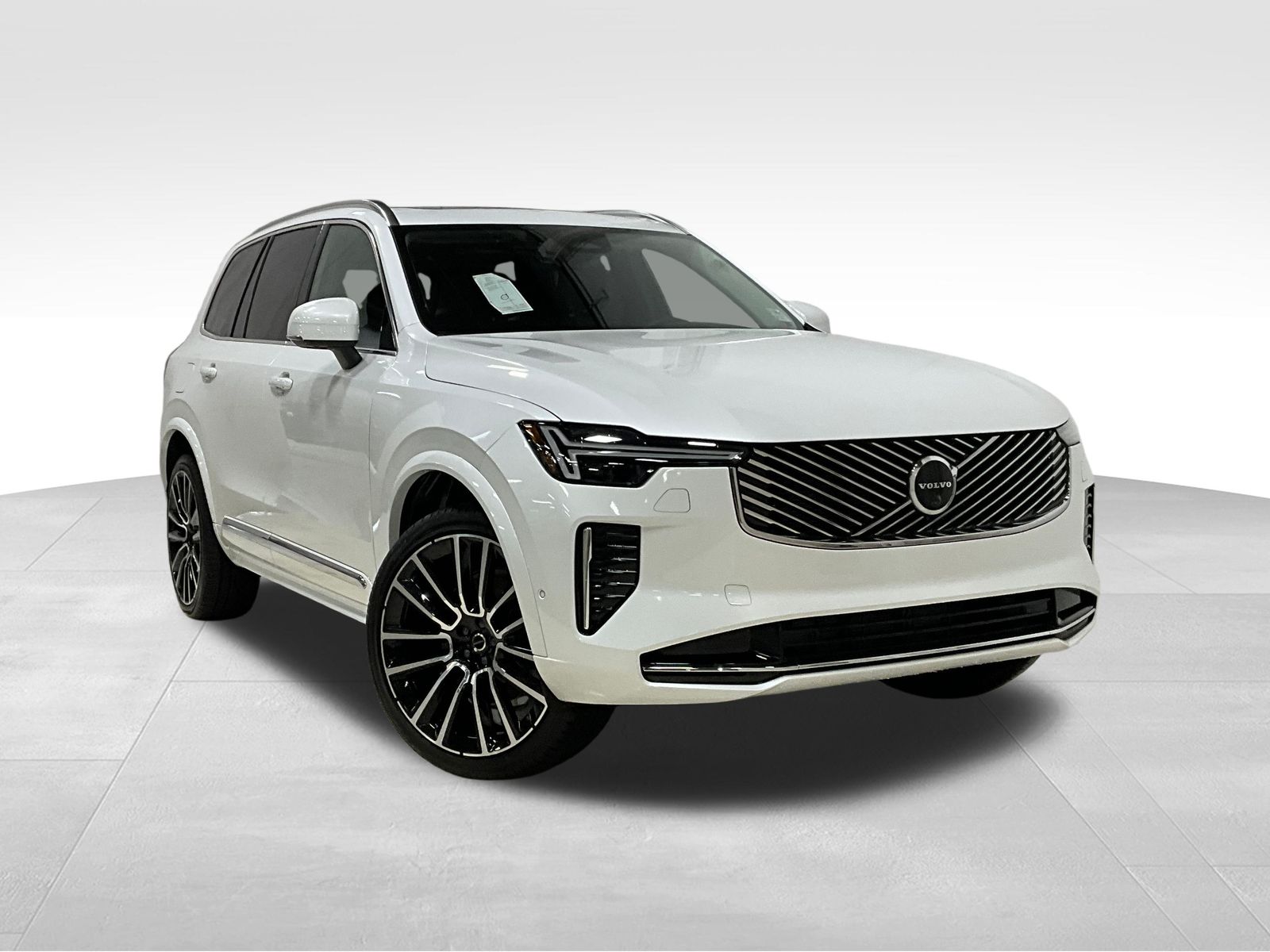 2026 Volvo XC90 Plus's photo