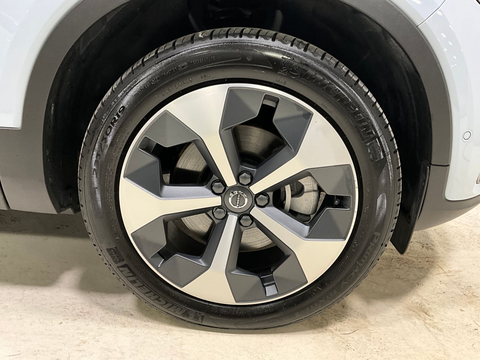 2026 Volvo XC40 Plus - Photo 10