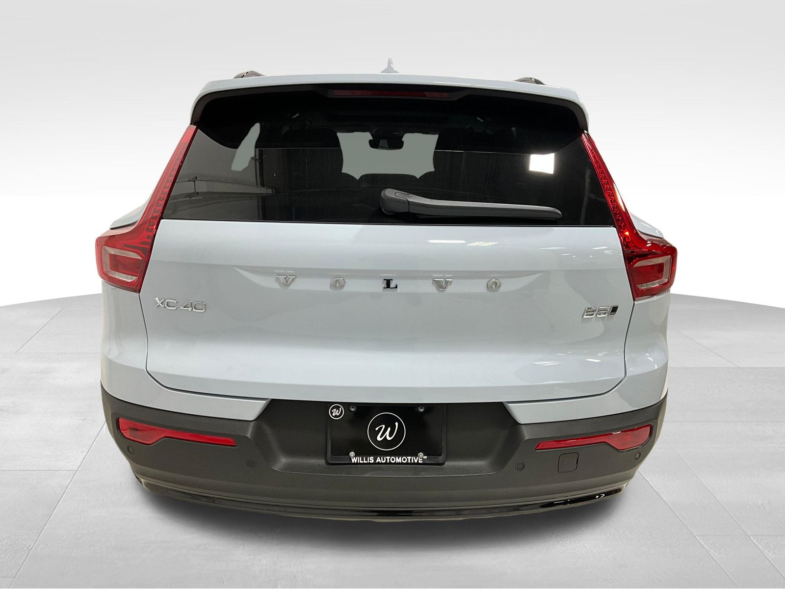 2026 Volvo XC40 Plus - Photo 5