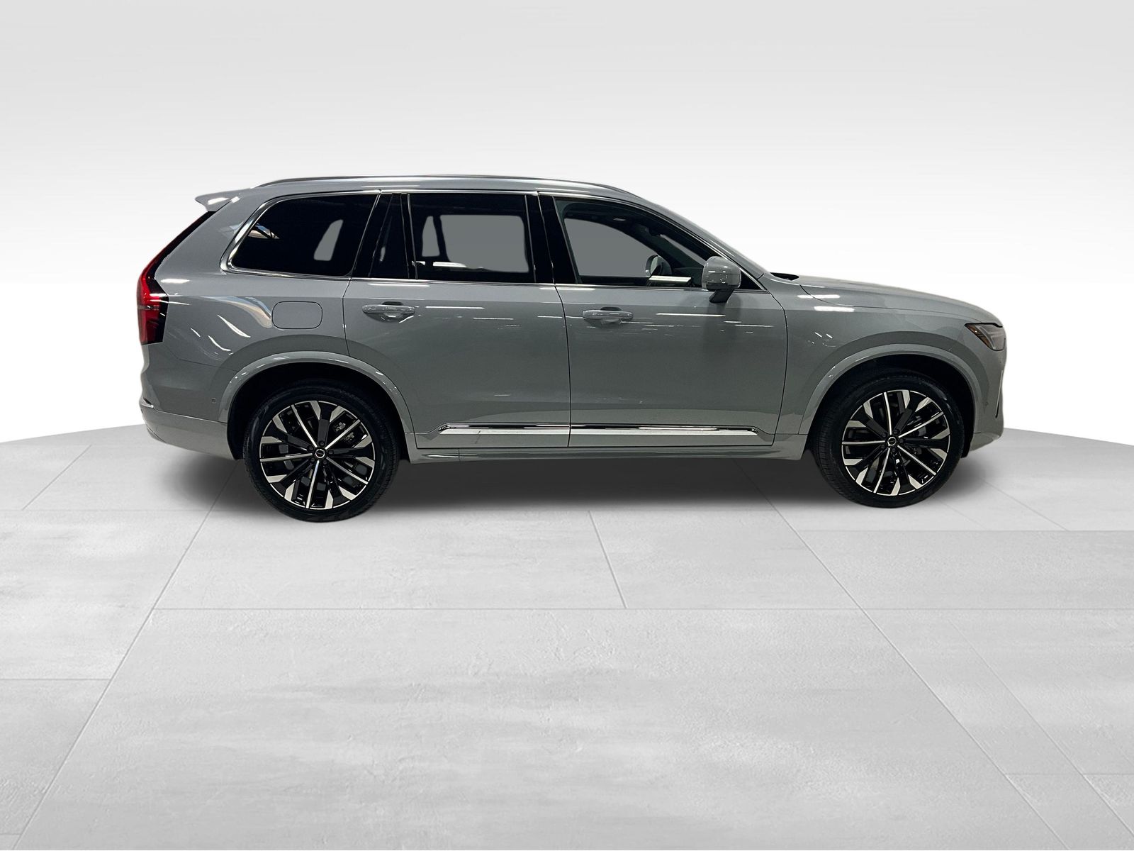 2026 Volvo XC90 Plus photo 3