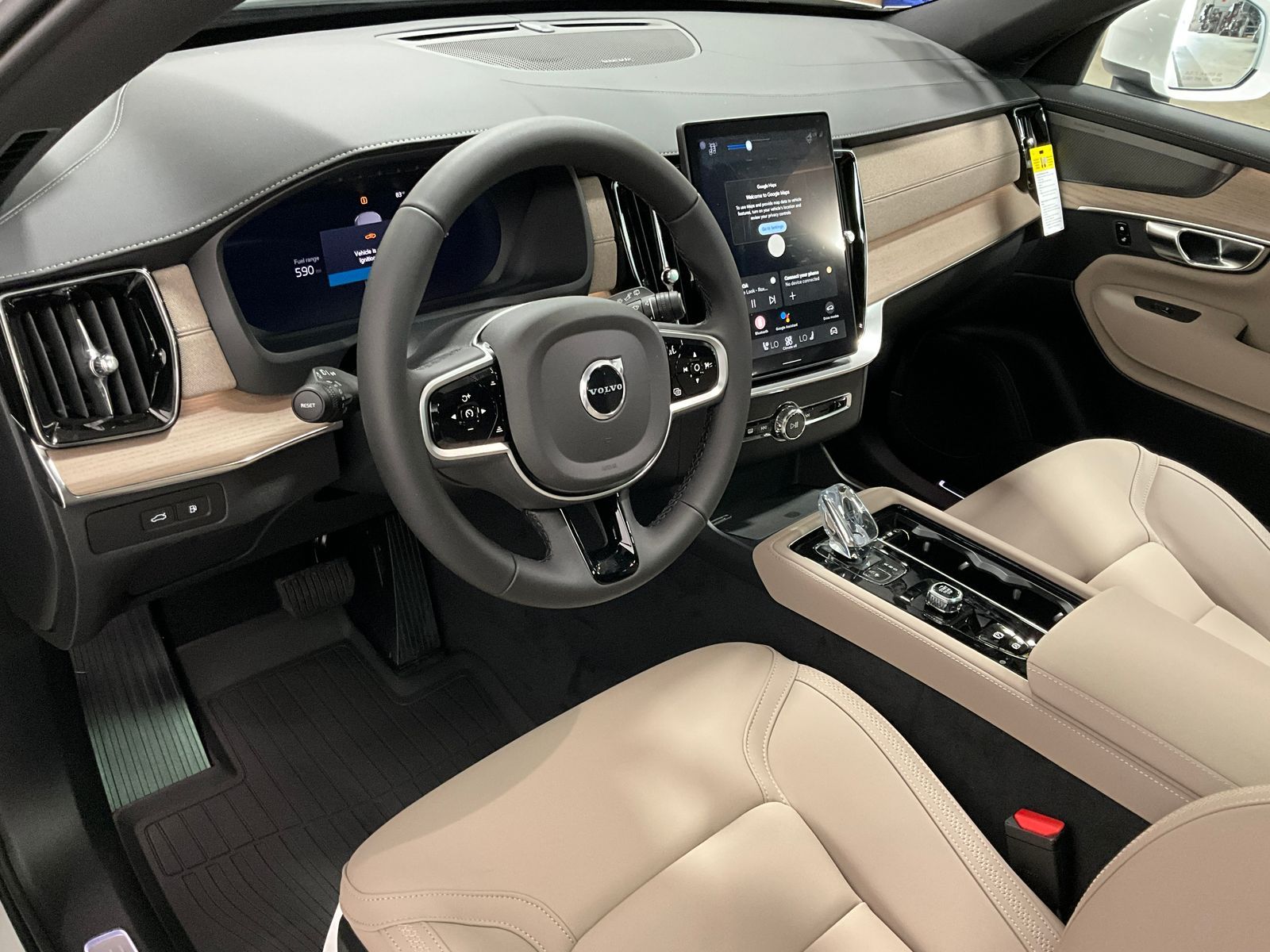 2026 Volvo XC90 Plus - Photo 13