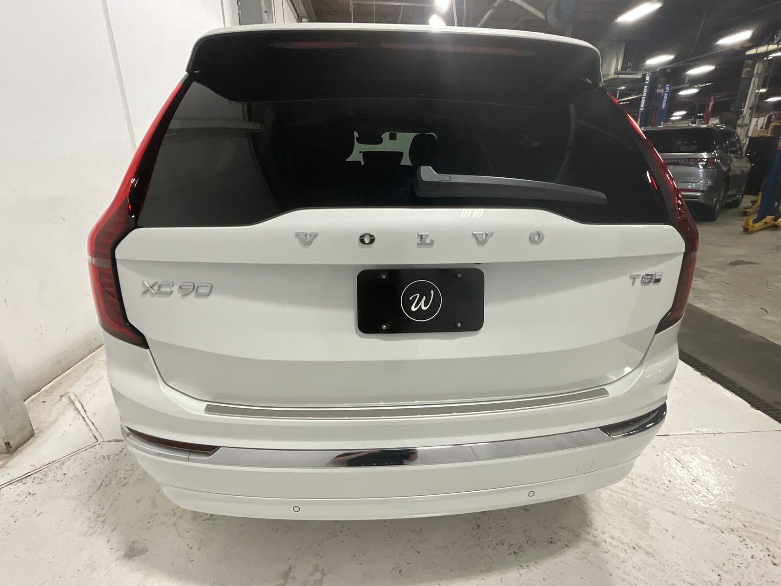 2025 Volvo XC90 T8 photo 3