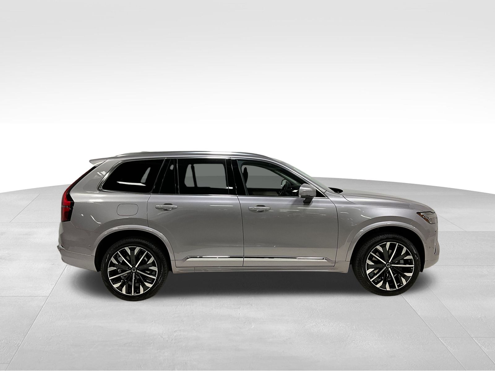 2026 Volvo XC90 B5 Plus photo 2