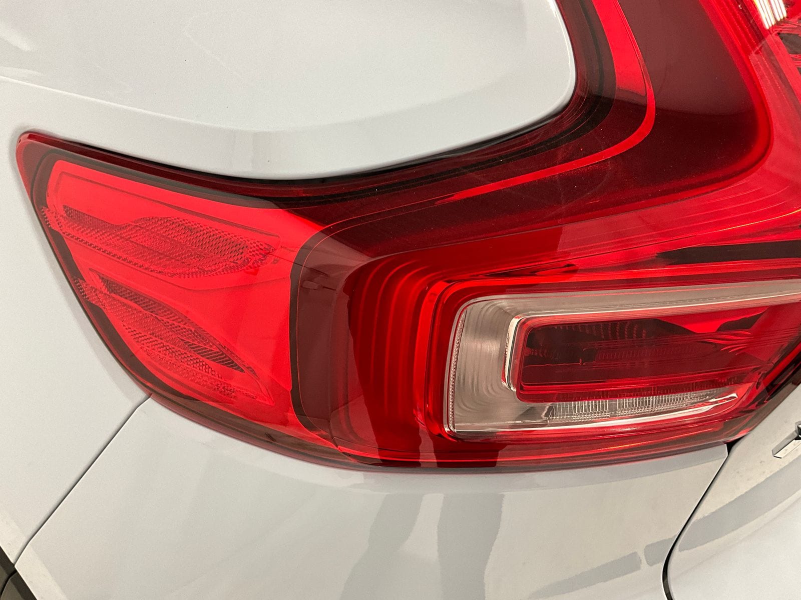 2026 Volvo XC40 Plus - Photo 25