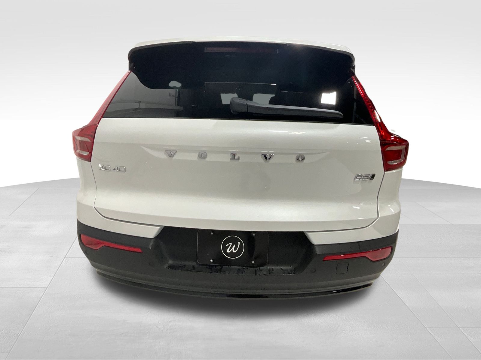 2026 Volvo XC40 Plus photo 3