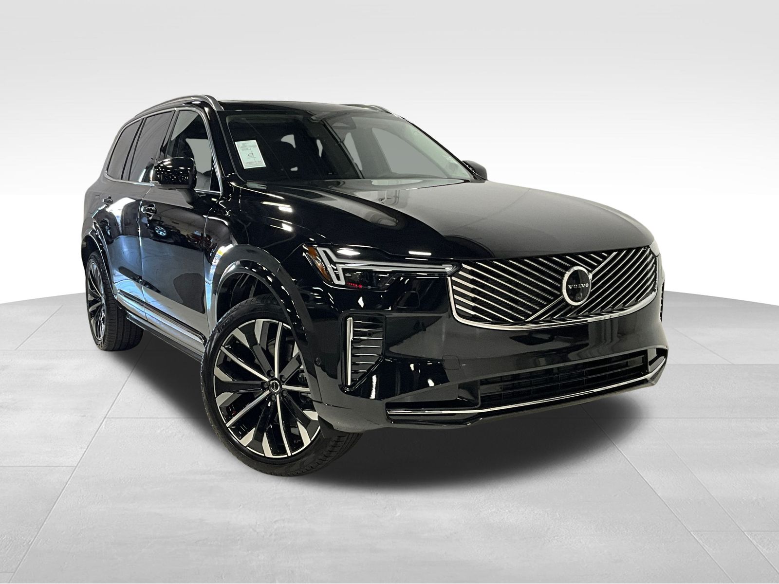 2026 Volvo XC90 Plus's photo