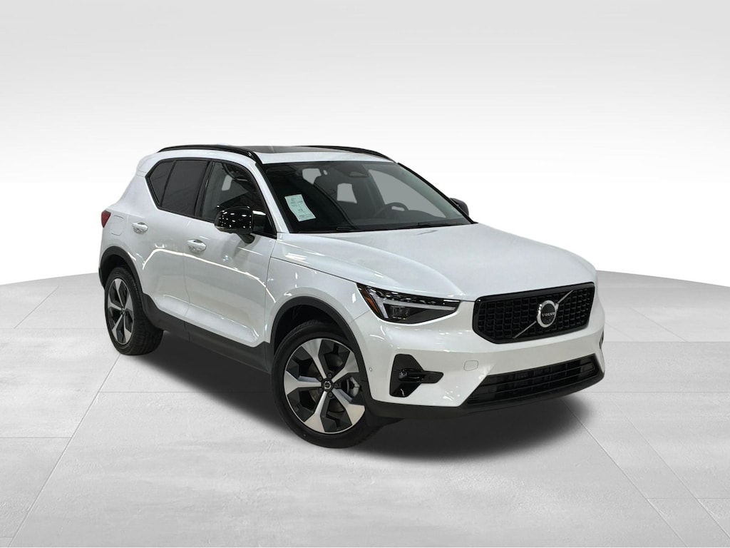 New 2026 Volvo XC40 B5 Plus SUV