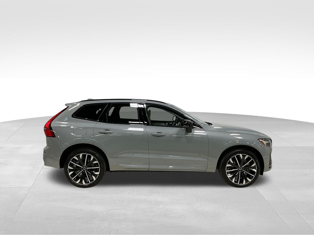 New 2026 Volvo XC60 plug-in hybrid T8 Ultra SUV