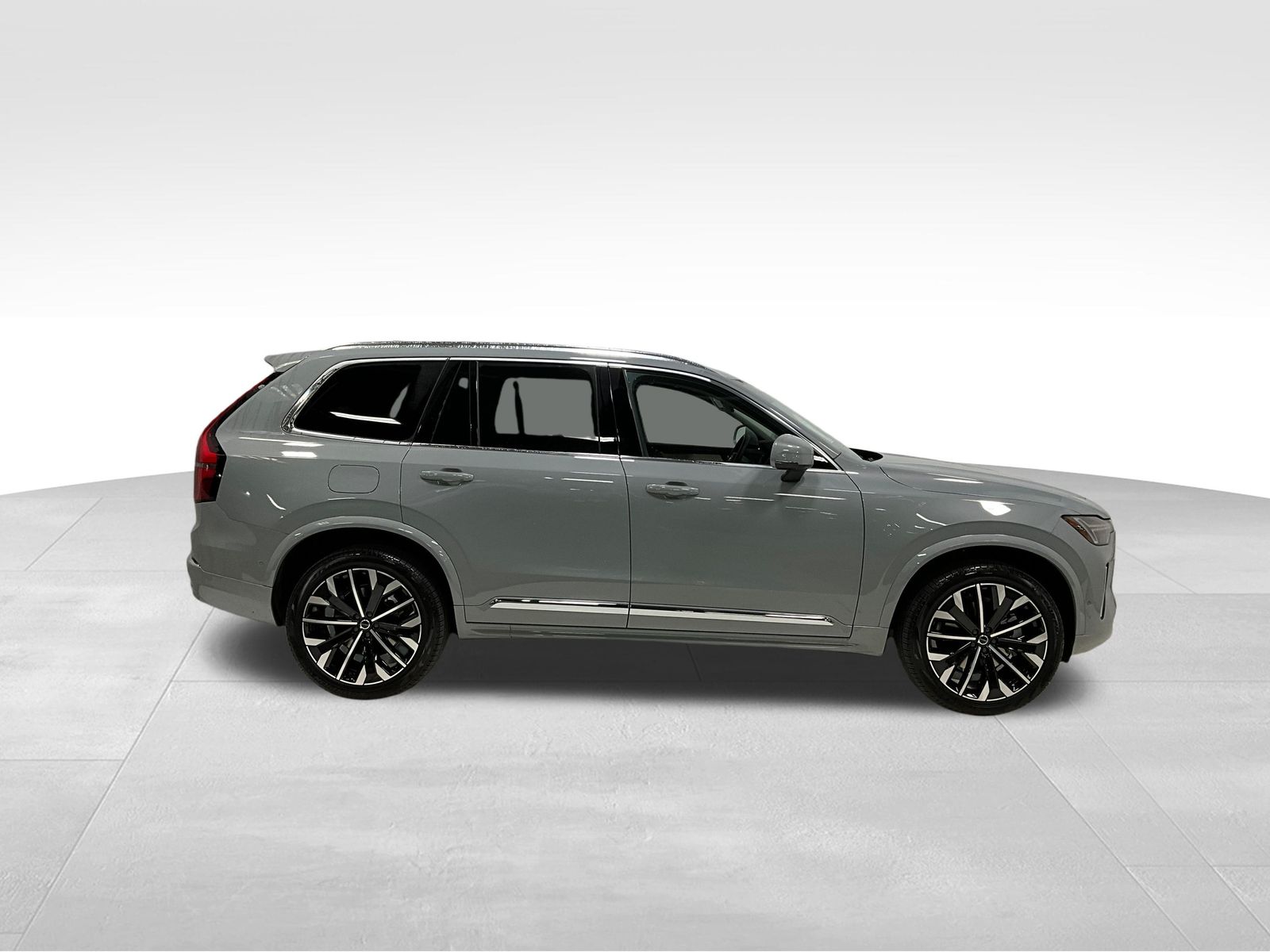 2026 Volvo XC90 Plus photo 3