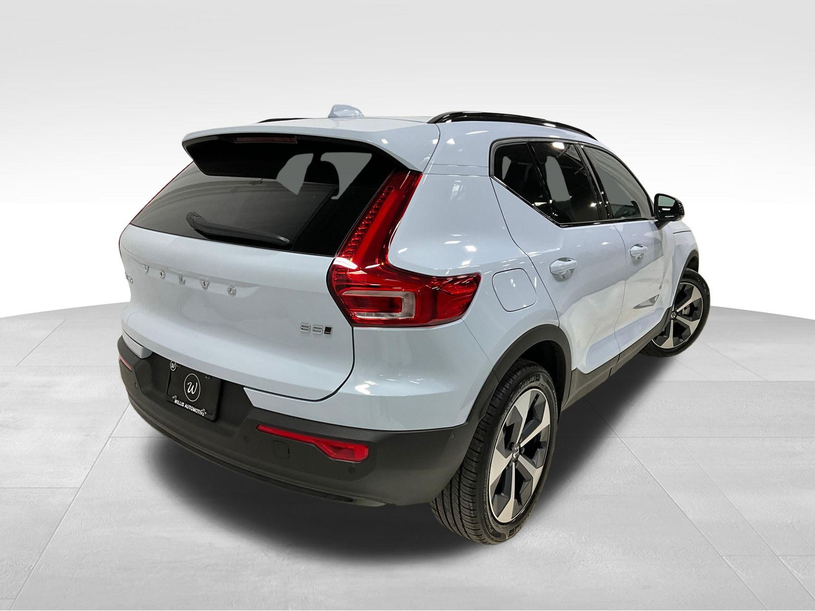 2026 Volvo XC40 Plus - Photo 12