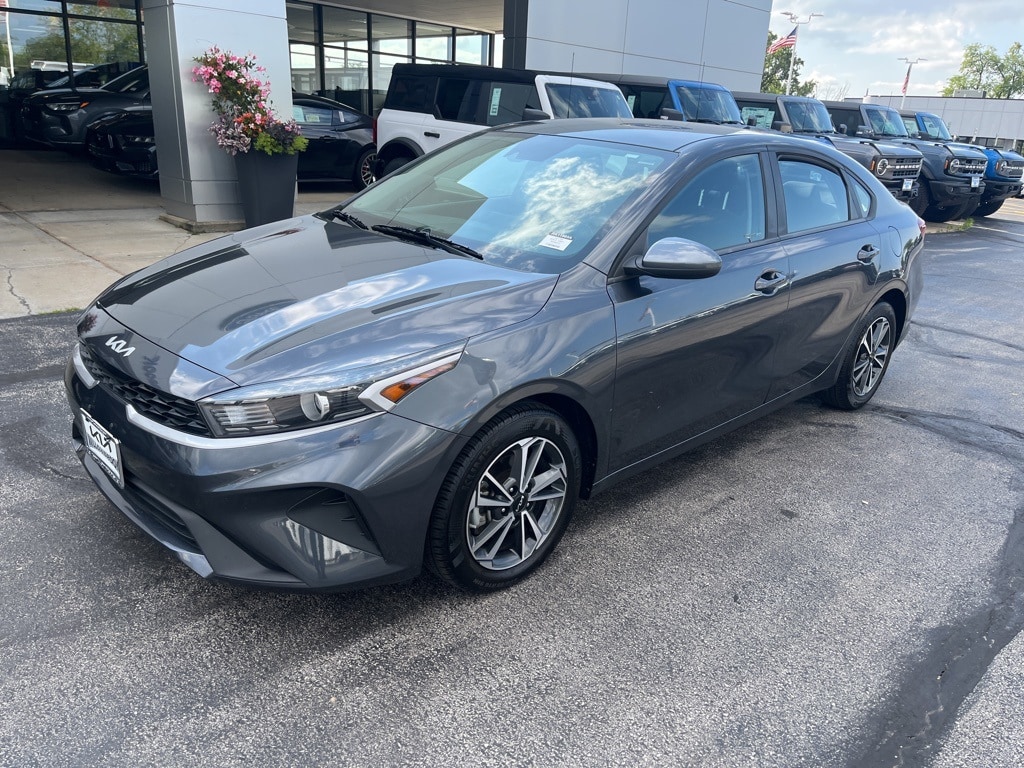 Certified 2022 Kia FORTE LXS with VIN 3KPF24AD4NE464016 for sale in Willowbrook, IL