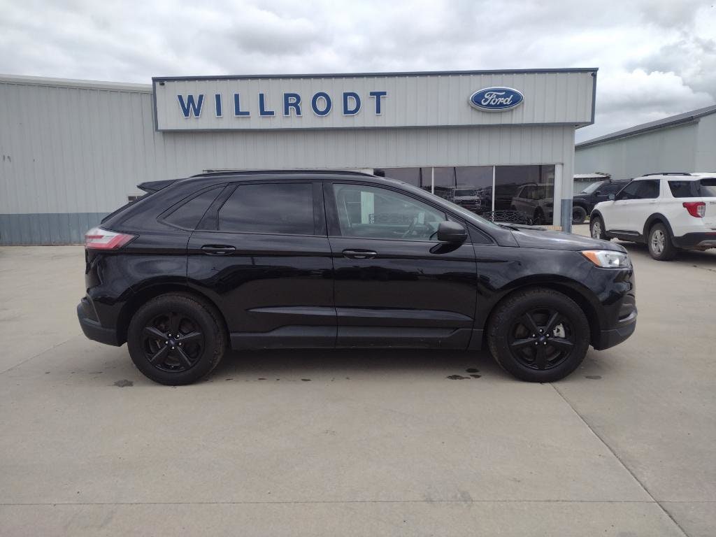 2020 Ford Edge SE
