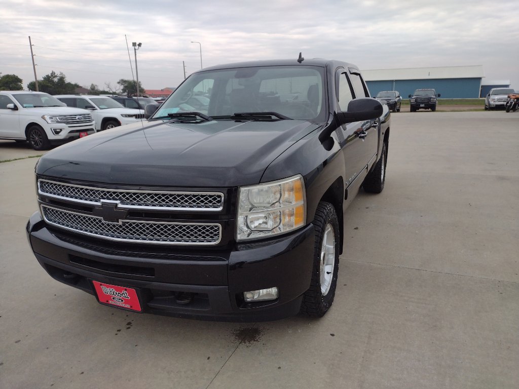 2011 Chevrolet Silverado 1500 LTZ photo 2