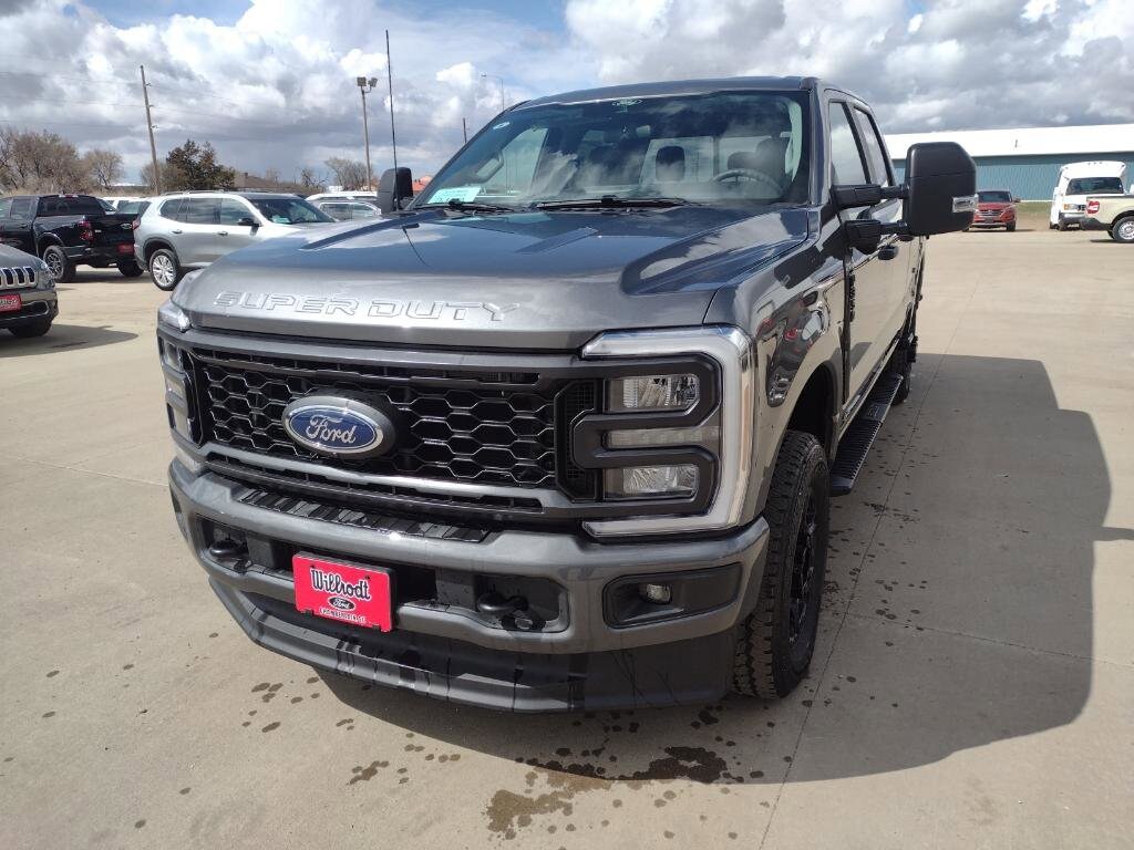 2025 Ford F-350 XL photo 2