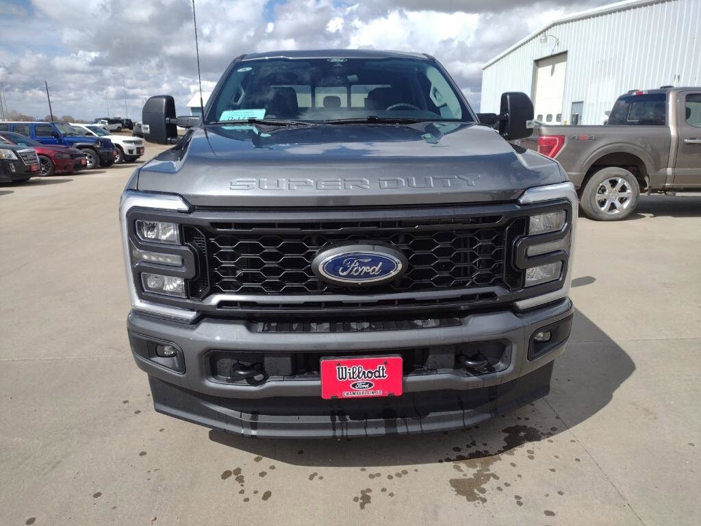 2025 Ford F-350 XL photo 3