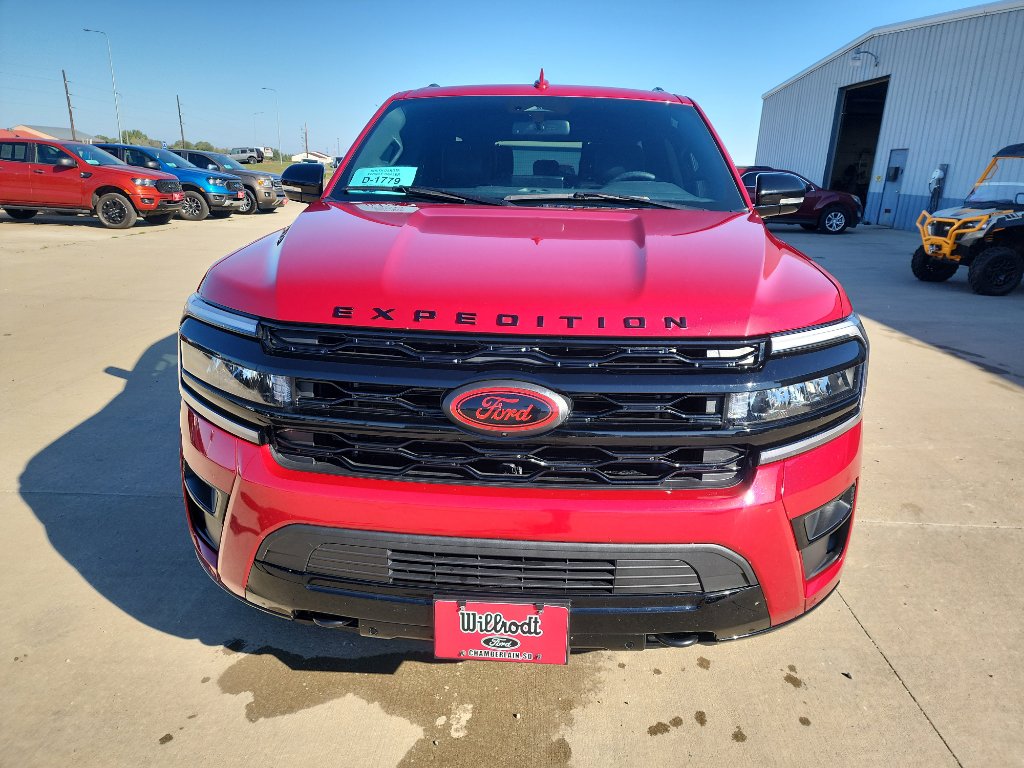 2022 Ford Expedition MAX Limited photo 2
