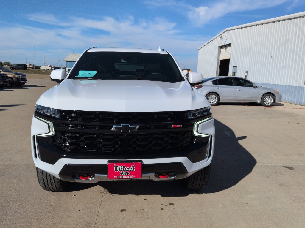 2024 Chevrolet Suburban Z71 photo 3