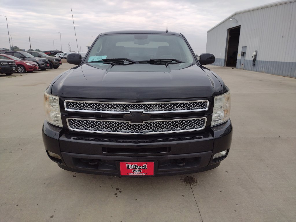 2011 Chevrolet Silverado 1500 LTZ photo 3