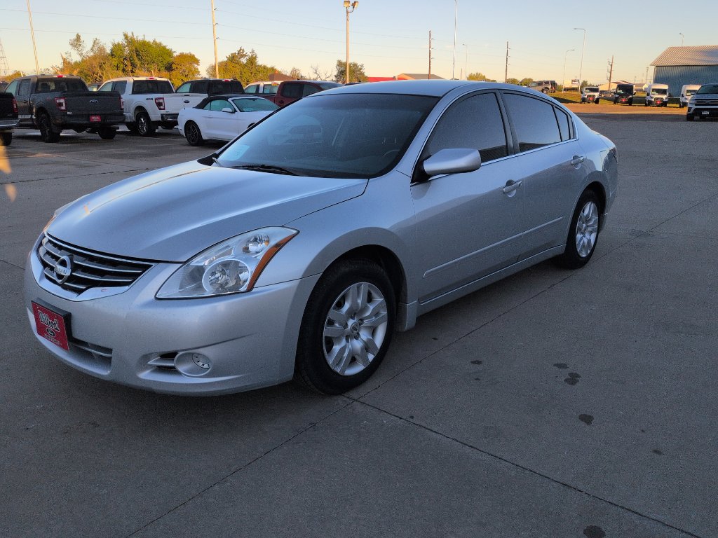 2010 Nissan Altima 2.5 S photo 3