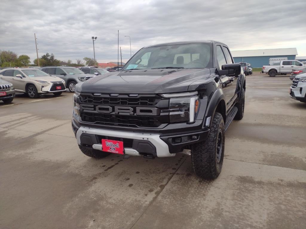 2025 Ford F-150 Raptor photo 2