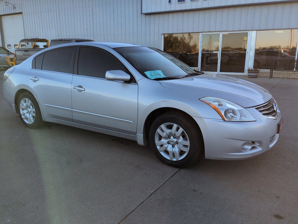 Used 2010 Nissan Altima S with VIN 1N4AL2AP4AN554851 for sale in Chamberlain, SD