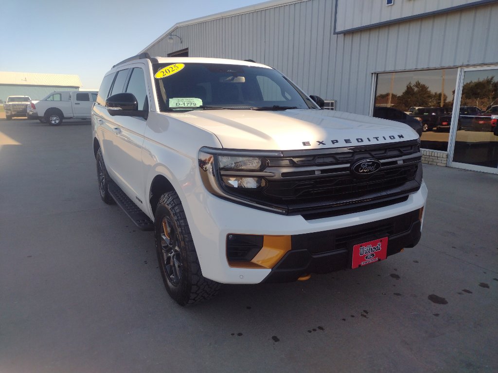 2025 Ford Expedition photo 4