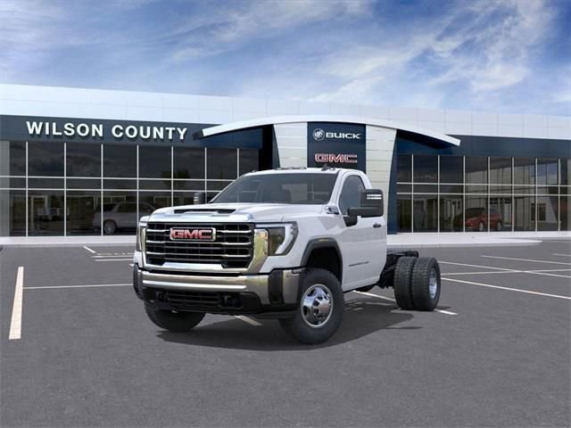 2026 GMC Sierra 3500HD Pro - Photo 8