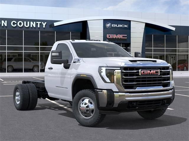 2026 GMC Sierra 3500HD Pro - Photo 7