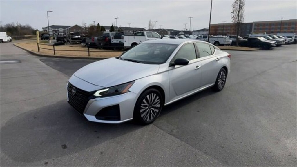Used 2024 Nissan Altima 2.5 SV