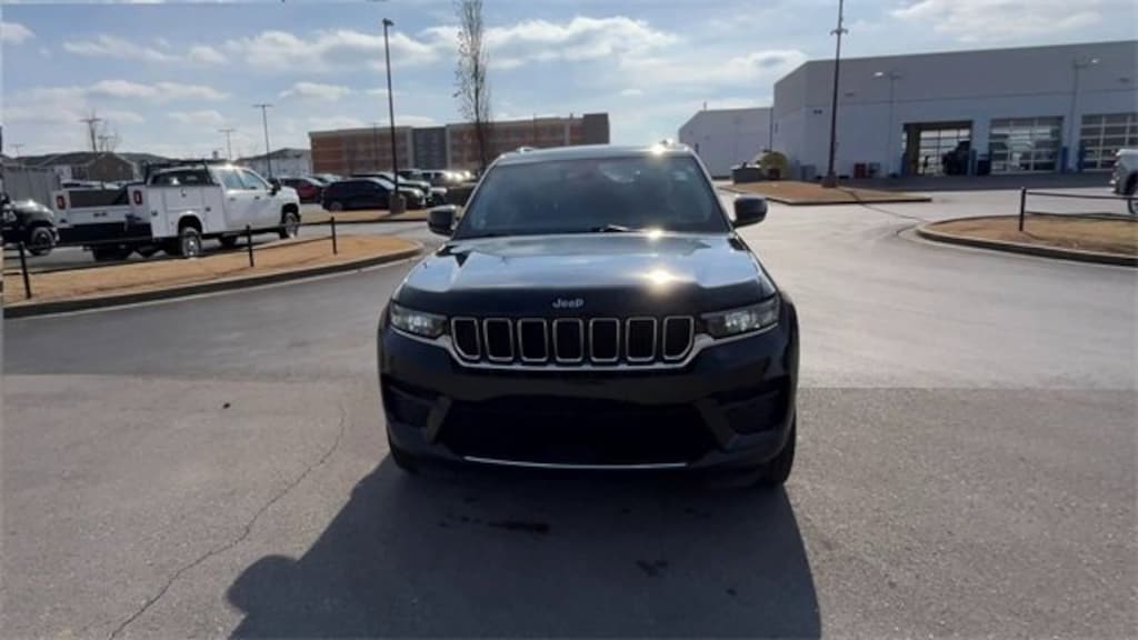 Used 2022 Jeep Grand Cherokee Laredo