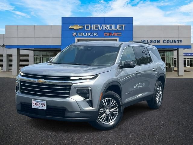 Used 2025 Chevrolet Traverse LT