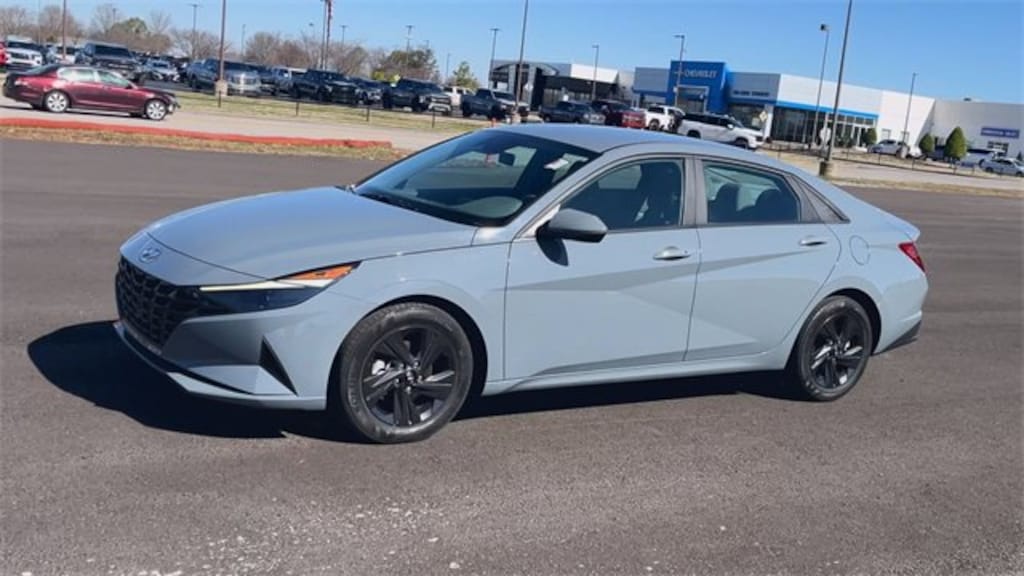 Used 2023 Hyundai Elantra SEL Sedan