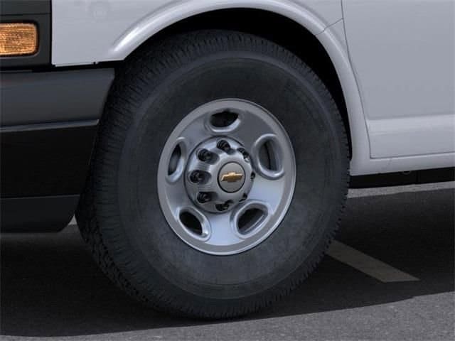 2024 Chevrolet Express Cargo Work Van - Photo 9