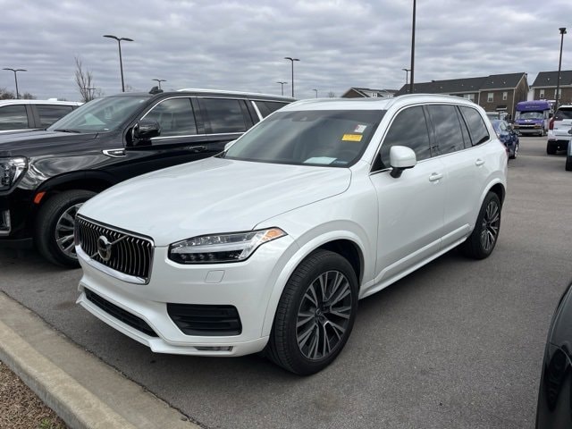 2021 Volvo XC90 Momentum's photo