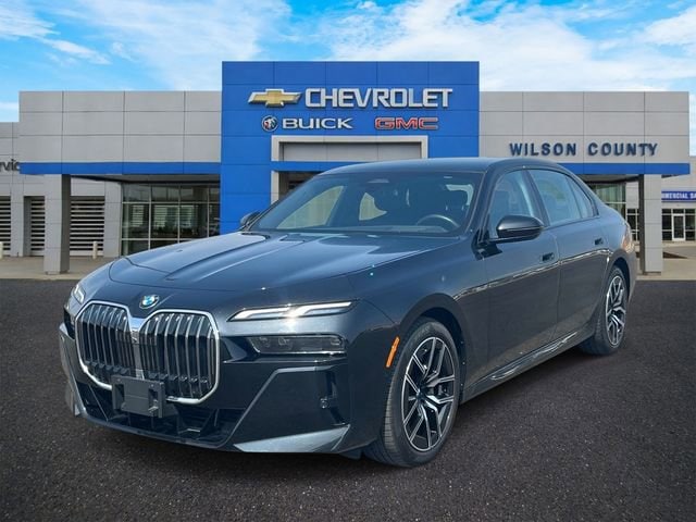 2025 BMW 7 Series 740i xDrive Sedan's photo