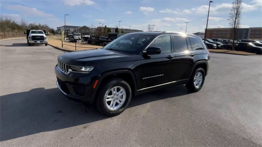 Used 2022 Jeep Grand Cherokee Laredo