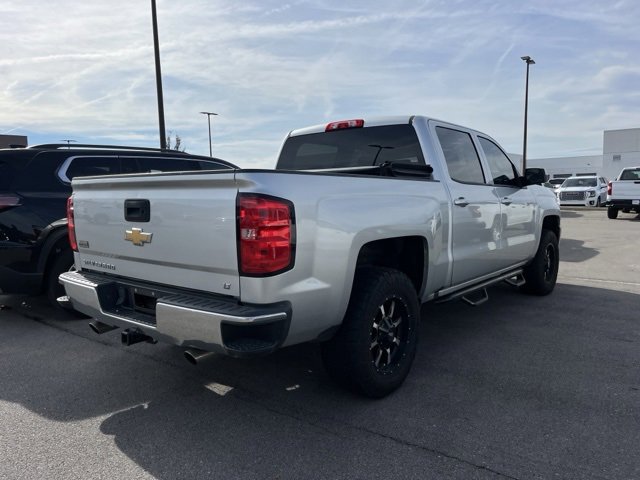 2017 Chevrolet Silverado 1500 LT photo 2