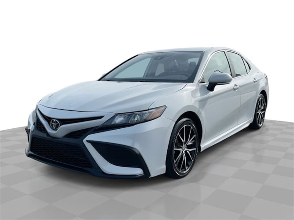 Used 2024 Toyota Camry SE