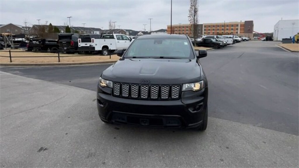 Used 2020 Jeep Grand Cherokee Altitude