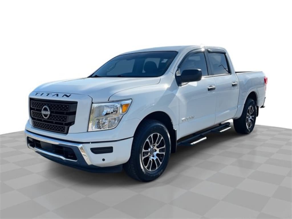 Used 2024 Nissan Titan Crew Cab SV 4x4 Truck