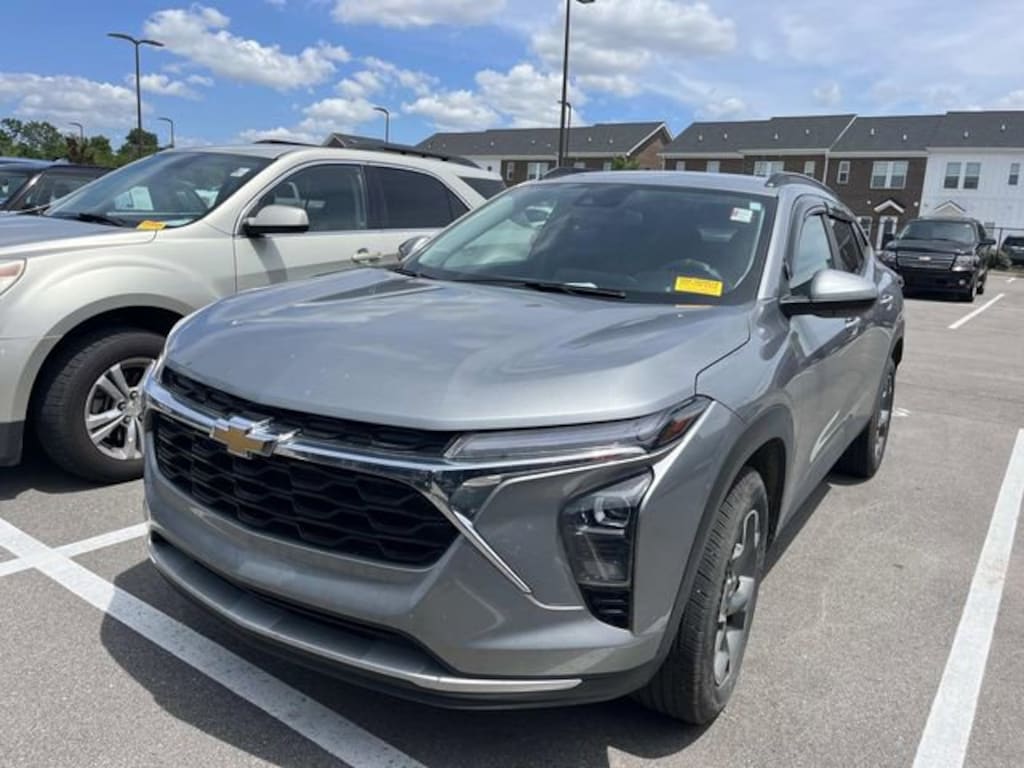 Used 2024 Chevrolet Trax LT SUV