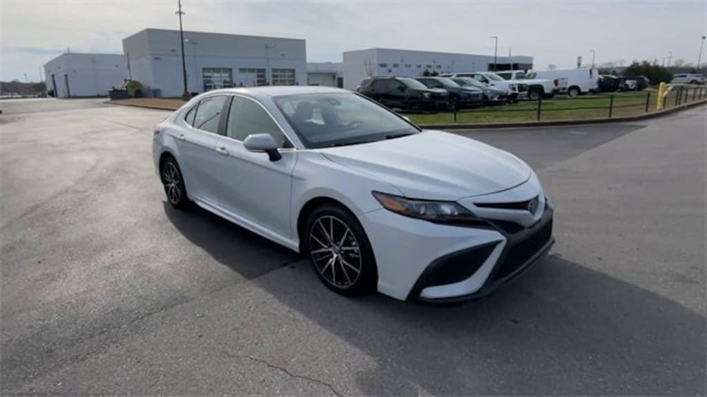 Used 2024 Toyota Camry SE