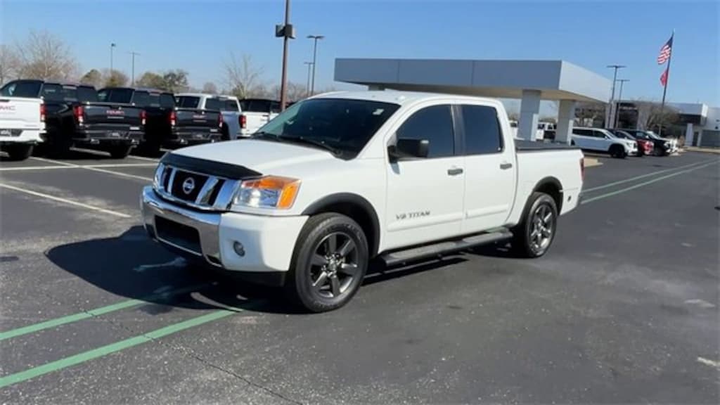 Used 2015 Nissan Titan SV Truck
