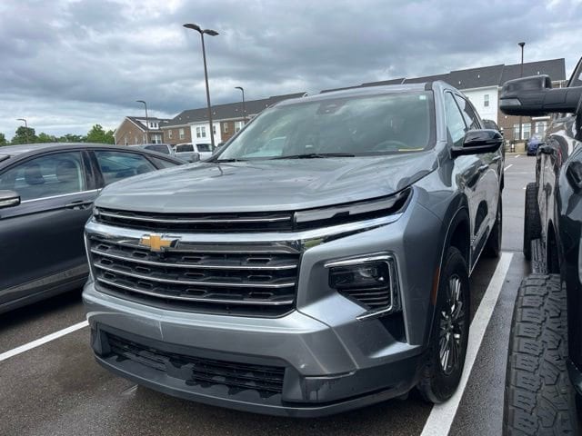 2024 Chevrolet Traverse FWD LT's photo