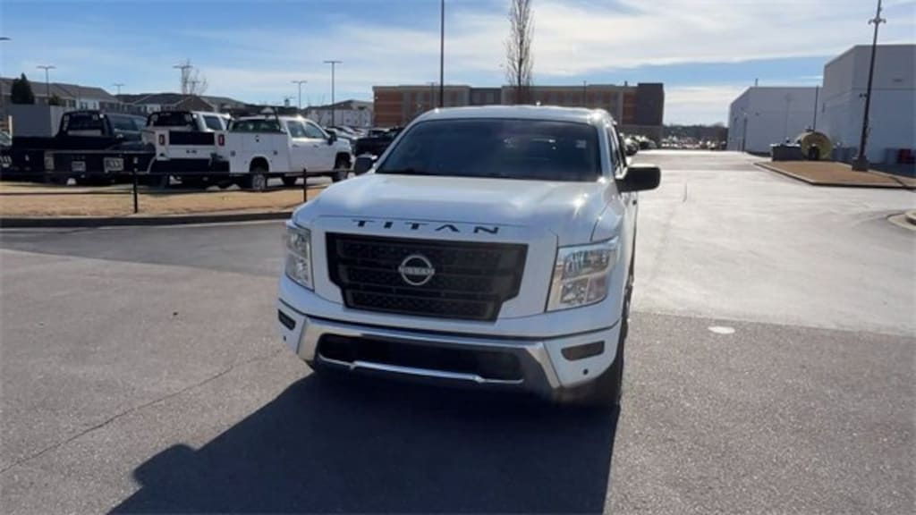 Used 2024 Nissan Titan Crew Cab SV 4x4 Truck