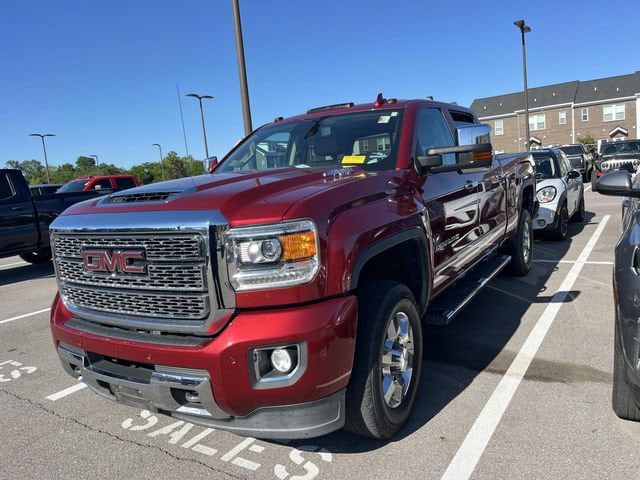 2018 GMC Sierra 4WD Crew Cab Standard Box Denali's photo