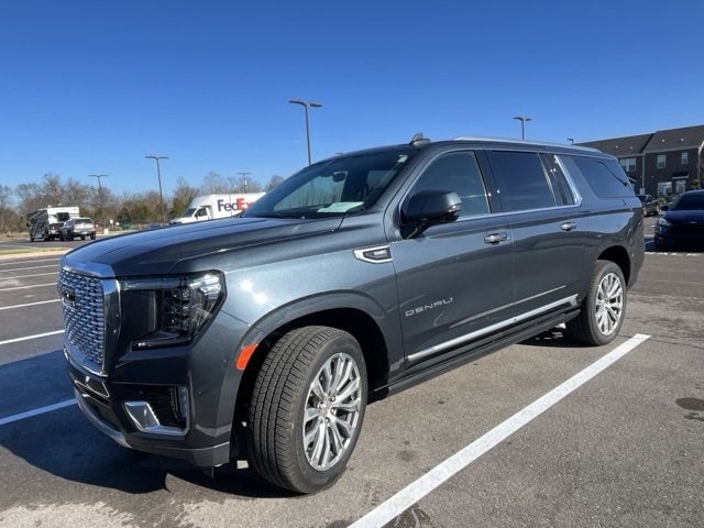 2021 GMC Yukon XL Denali's photo